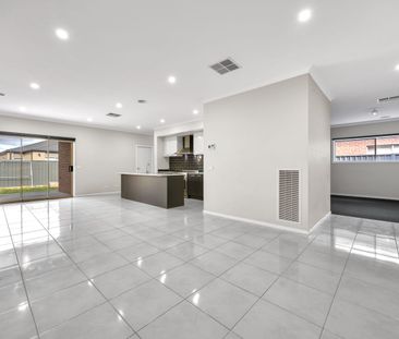 🏡 Modern Family Living in the Heart of Strathtulloh - Photo 1