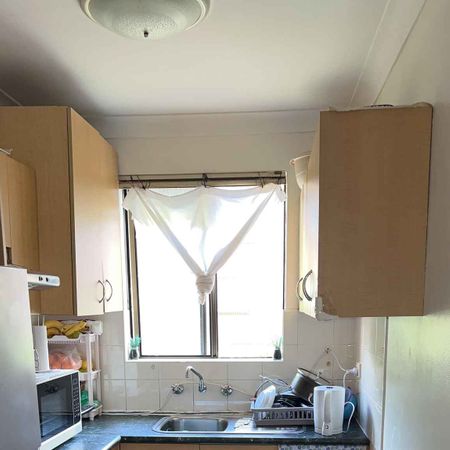 Charming 2-Bedroom Unit in Fairfield - Photo 3