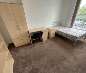 9 Bed Student Accommodation - Photo 6