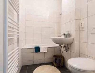 Geräumige 3,5-Zi.-Wohnung mit Balkon! - Photo 1