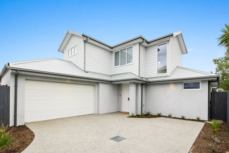 LUXURIOUS FAMILY LIVING! - Photo 5