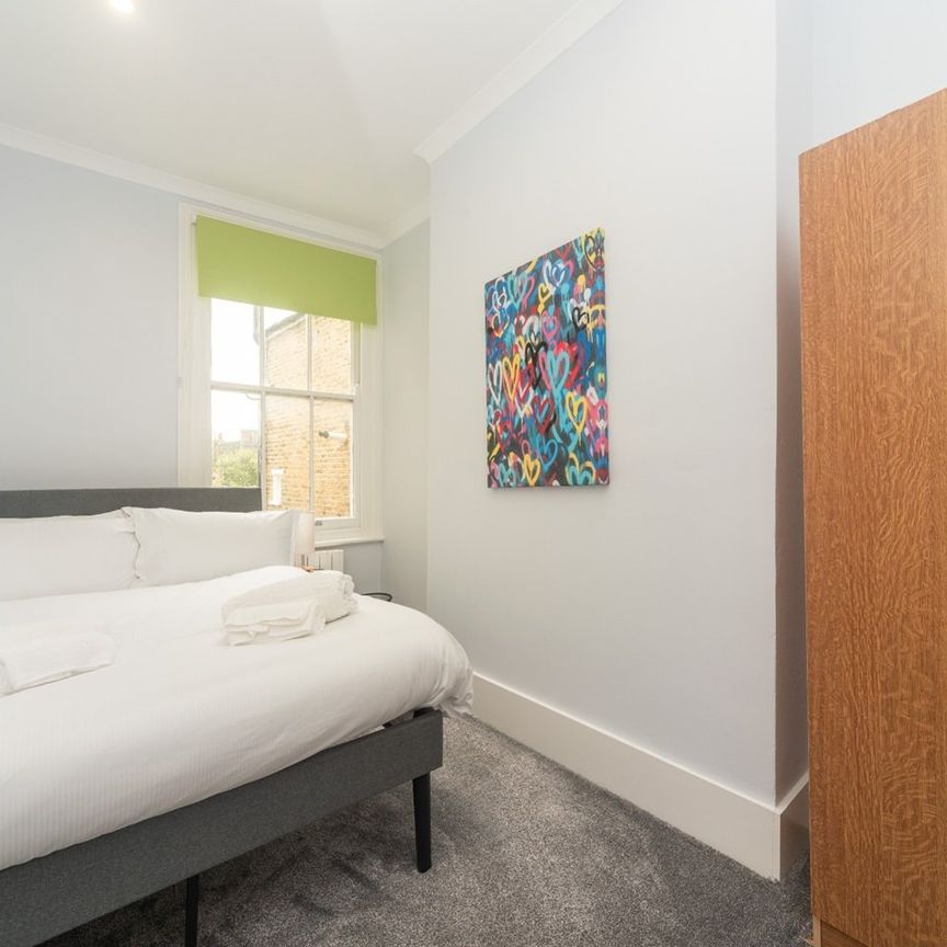 2 Bed Flat, Edgeley Road, SW4 - Photo 1