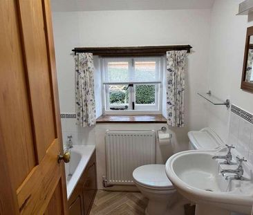 Mousetrap Lane, Bourton-on-the-water, GL54 - Photo 6