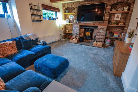 5 bedroom detached house to rent - Photo 4