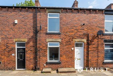 2 bedroom terraced house to rent - Photo 2