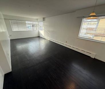 Spacious 1 Bed 1 Bath Condo - Photo 2