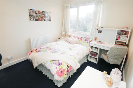 Buckingham Road, Hyde Park, LS6 1BP, Leeds - Photo 3