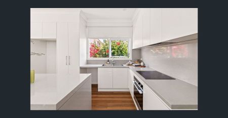 A private and renovated family sanctuary by the River - Photo 5