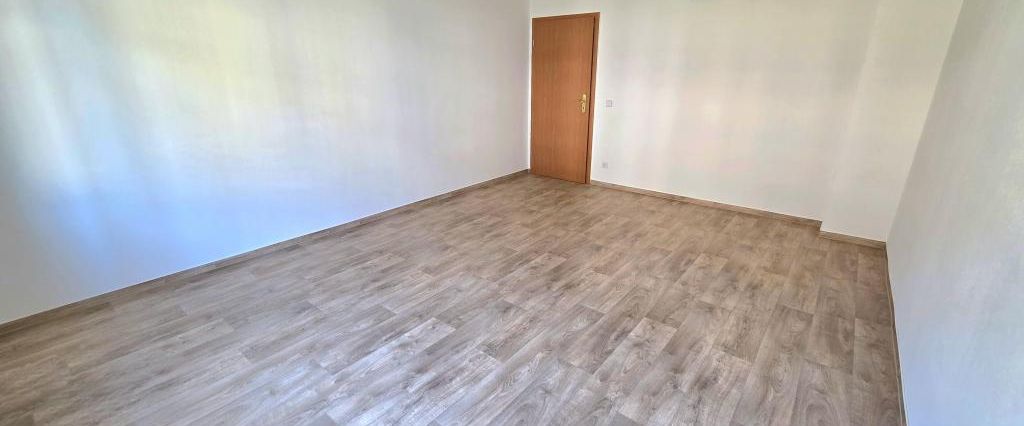 3-Zimmer-Wohnung mit Balkon/ Loggia! - Photo 1