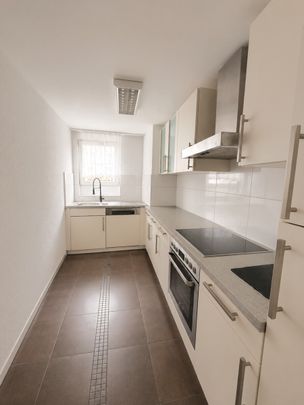 Zentrale 3.5-Zimmer-Wohnung im Hochparterre mit grossem Balkon und eig - Foto 1