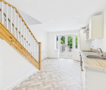 2 bedroom terraced house to rent - Photo 4