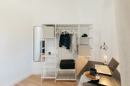 Plaça dArtur Piera, Valencia, Valencian Community 46018 - Photo 3