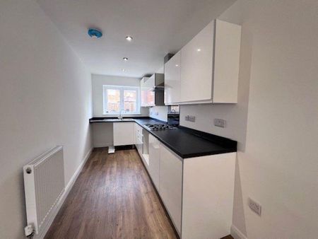 3 bedroom terraced house to rent - Photo 3