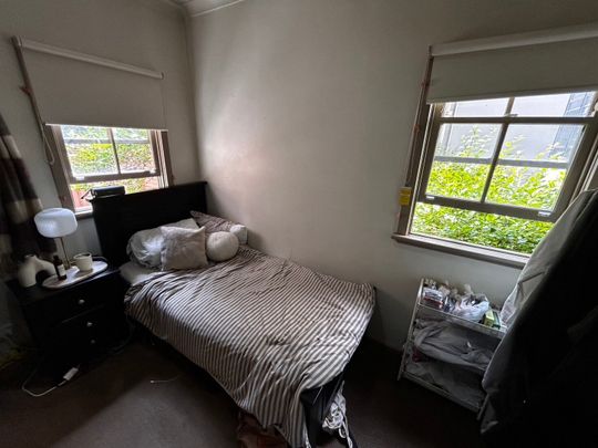 East Melbourne - Photo 1