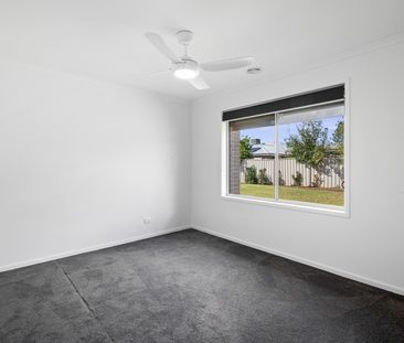 Spacious 4 Bedroom - Photo 4