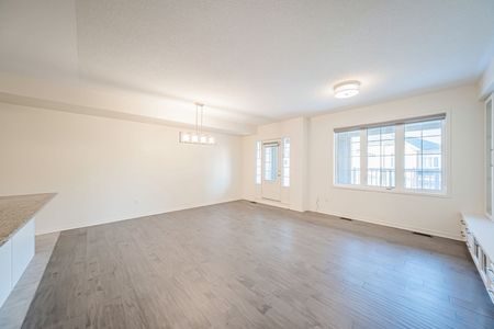 For Lease - 77 Ness Drive, Richmond Hill, Ontario - Photo 5