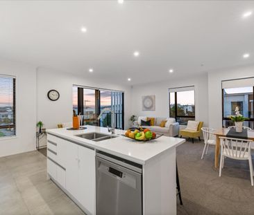 Sunny Corner Home - Photo 2