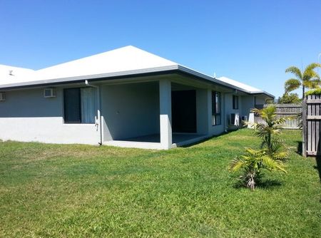 4 BEDROOM HOME + FULLY FENCED BACKYARD IN BOHLE PLAINS - Photo 3