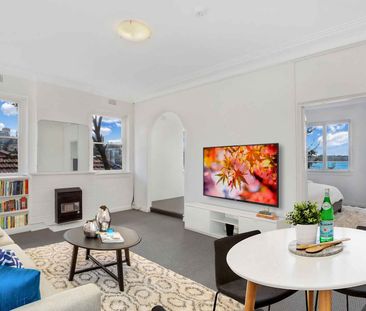 Stunning Renovated Waterfront 2 Bedroom + Sunroom - Photo 2