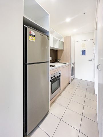 Luna Apartments - 1 Bedroom - 1 Bathroom - 1 Secure Carpark - Photo 4