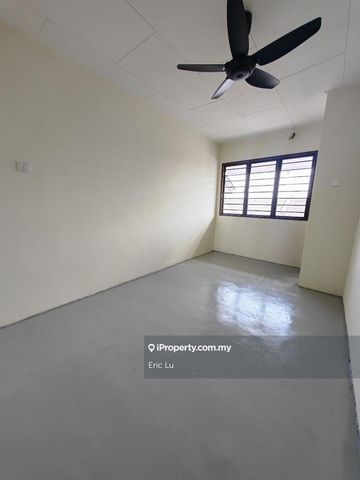 Senai Saleng 2 Storey near TJ Mart Hospital Kulai, Taman Sutera, Kulai - Photo 2