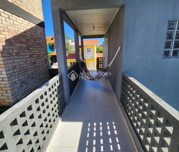 Casa com 3 quartos e 200m² para alugar em Armação do Pântano do Sul... - Foto 4