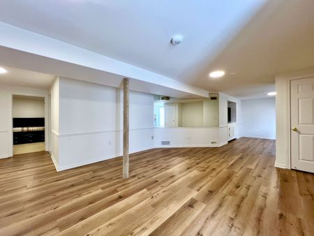 For Lease - 1450 Greenbriar Drive, Oakville, Ontario - Photo 2