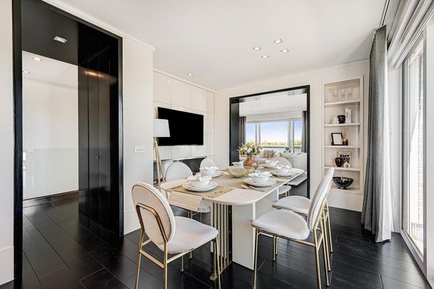 4 bedroom flat to rent - Photo 1