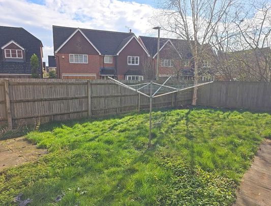 1 bedroom in a house share to rent - Photo 1