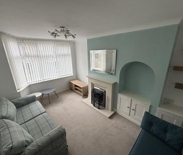 Lincroft Crescent, Chapelfields, Coventry - Photo 1