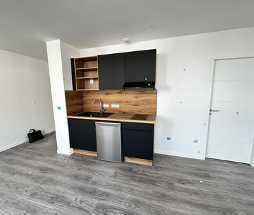 Location Appartement 1 pièce 35m² - Photo 2