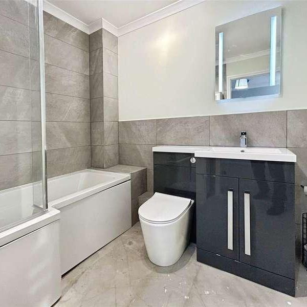 Lowfield Road, Caversham, Reading, Berkshire, RG4 - Photo 1