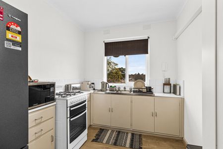 11/35 Hill Street, Hawthorn VIC 3122 - Photo 2