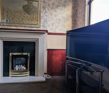 2 Beds - Terraced House - - Photo 2