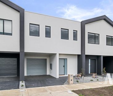 706 Grand Boulevard, Mickleham VIC 3064 - Townhouse For Rent | Domain - Photo 6