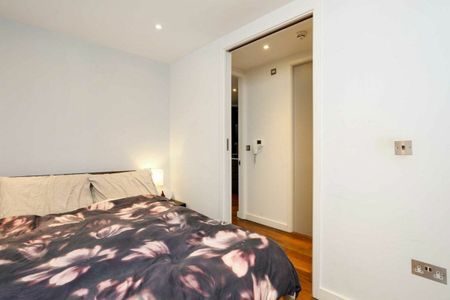 Kensington High Street, Kensington, W8 - Photo 3