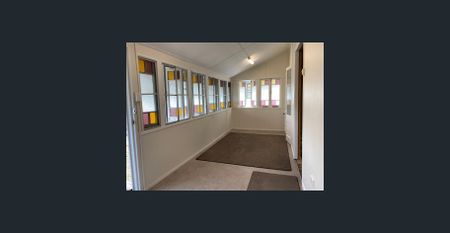 WALK TO THE SHOPS! - Photo 2