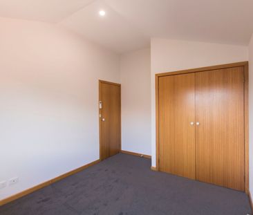 Unsurpassed Convenience in the heart of Leafy Coburg Awaits - Photo 5