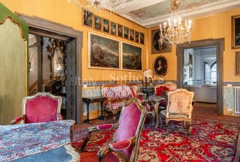 Elegant apartment in a heritage palazzo in Lucca