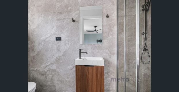 This 2 Bed, 2 bath with air con is calling your name! - Photo 1