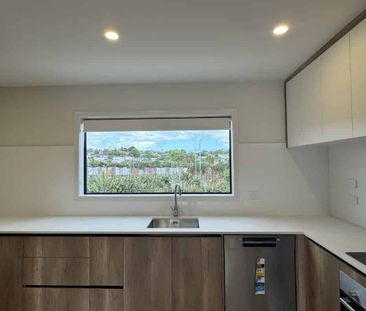 3 Bedroom home with garage - Photo 2