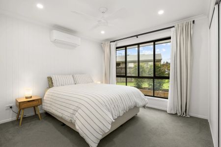 Spacious Family Home With Large Yard - Photo 5