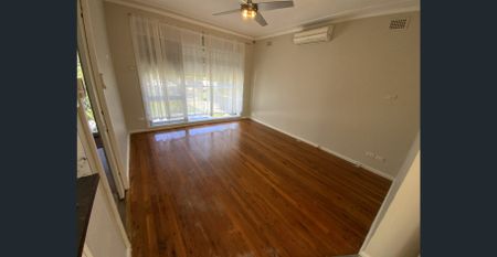 walking distance to train station - Photo 2