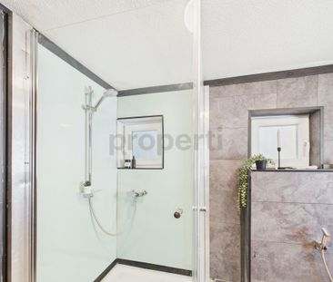 Charming 4.5-room apartment in a historic building in Steg VS - Photo 2