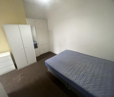 1 bedroom in a house share to rent - Photo 6