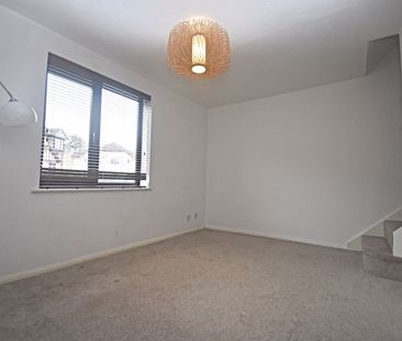 Aghemund Close, Chineham - Photo 5