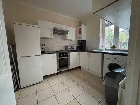 2 bedroom flat to rent - Photo 4