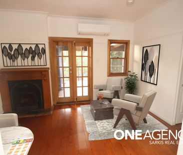 Charming Home In The Heart of Cardiff - Photo 1