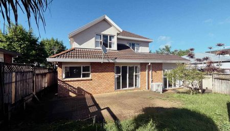 **Immaculate 4-Bedroom Family Home in Prime Lo... - Photo 3