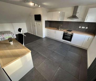 Studio Fletcher Road, Beeston, NG9 - Photo 1